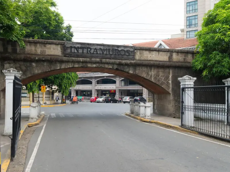Arch in intramuros