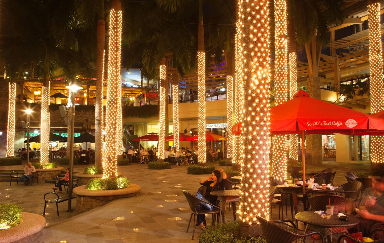 shopping during the night - Travelpreneur