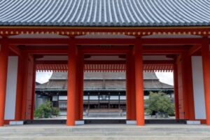 6 kyoto - Travelpreneur Kyoto Imperial Palace PIllars in front of the main building