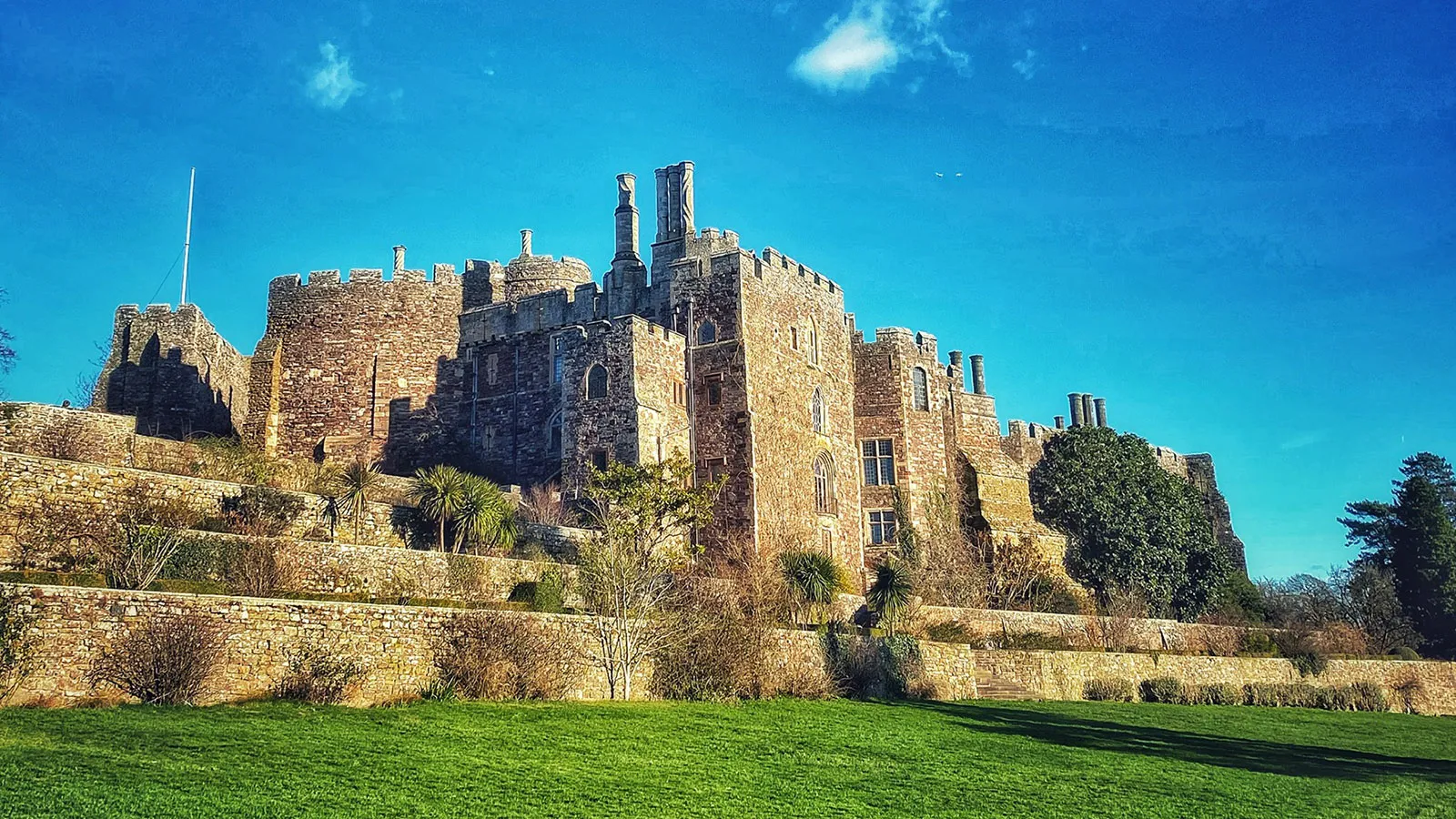 15 Berkeley Castle - Travelpreneur Berkeley Castle and garden