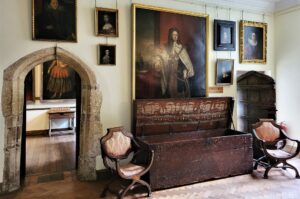 7 Gallery Room - Travelpreneur Berkeley Castle Gallery Room full of portraits