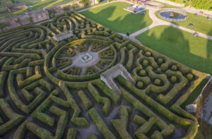 Blenheim Palace please palace maze garden