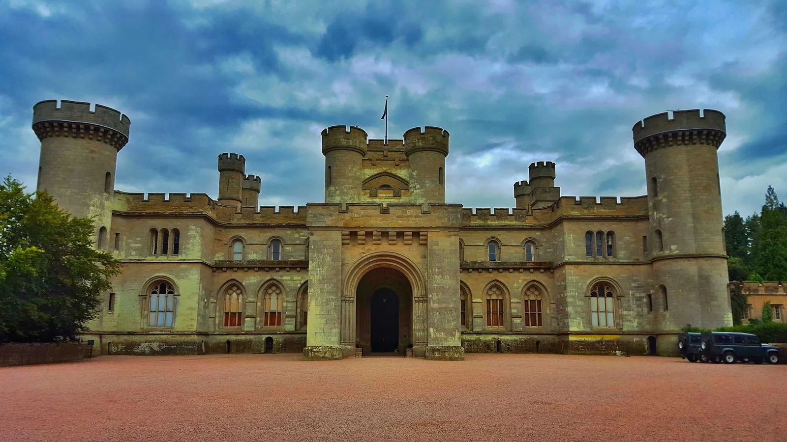 17 eastnor front - Travelpreneur Eastnor Castle FRont Castle View