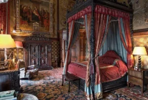 5 bedrooms - Travelpreneur Eastnor Castle Bedroom