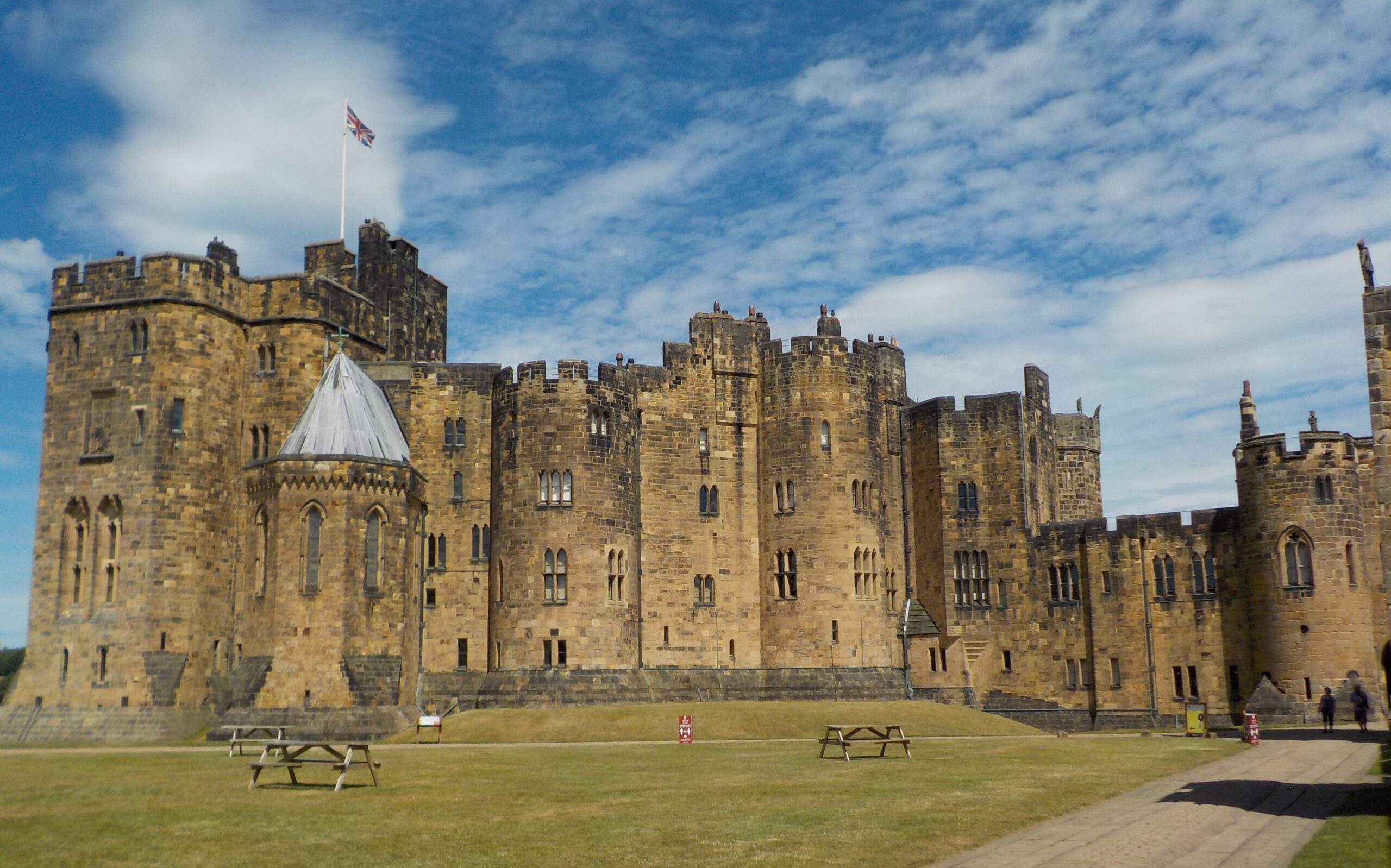 Alnwick Castle ground and picnic area