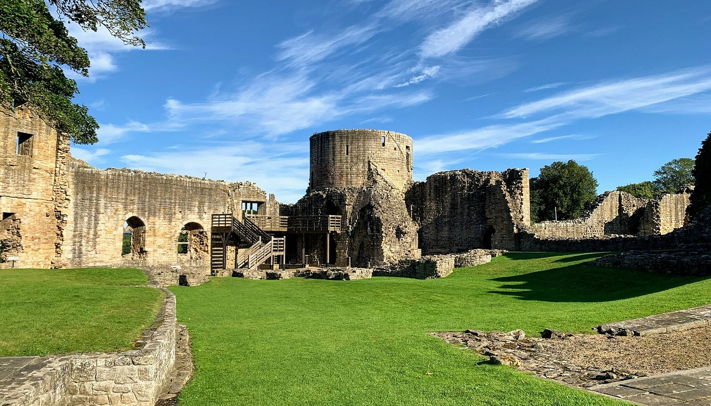 Barnard Castle grounds