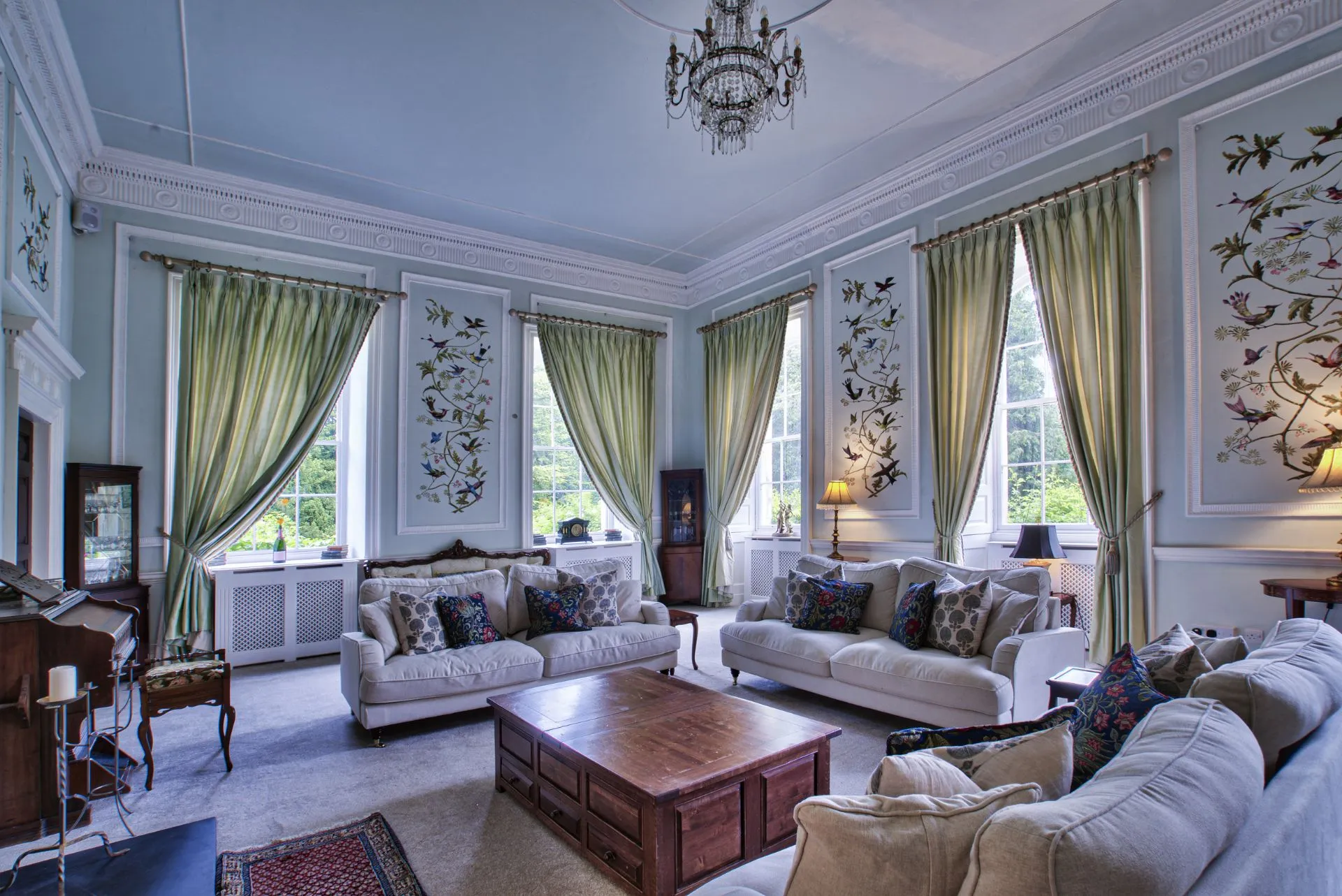 Castle Eden Interior - Travelpreneur the Castle living room