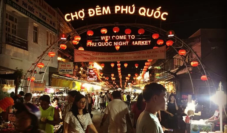 Phu Quoc night market main street entrance